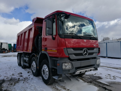 Самосвал Mercedes Actros